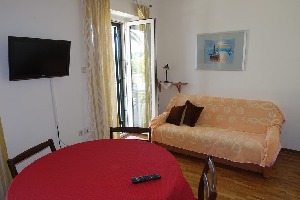 Apartments Lena Подгора Стая снимка